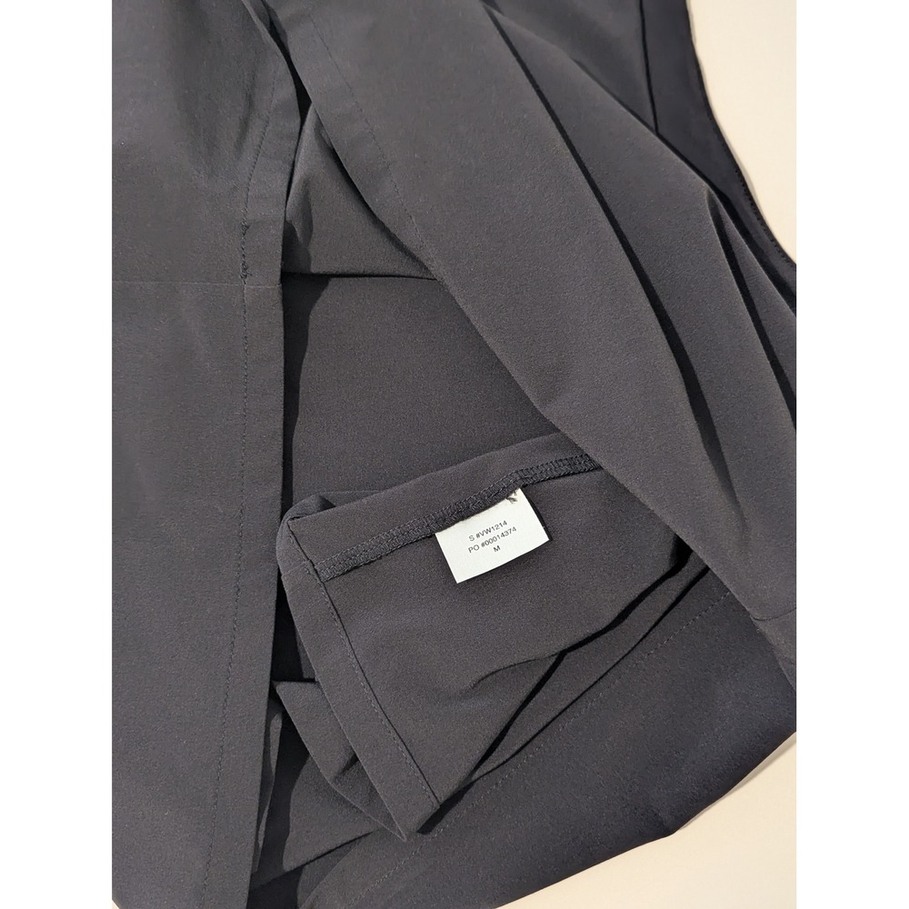Vuori Villa Cropped Tank Top Black Size Medium VW1214 V Neck Lightweight - Picture 5 of 8
